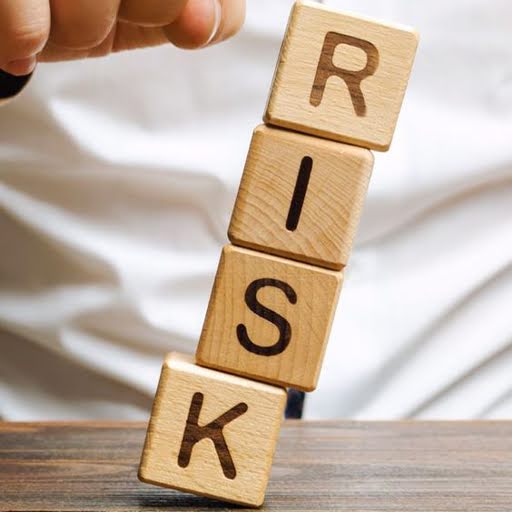  Potential Risks and Complications